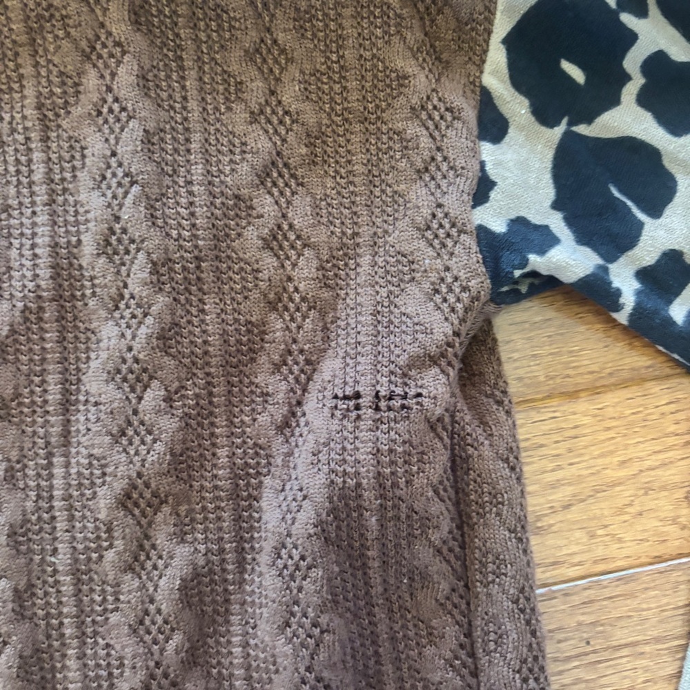 Women’s BiBi sweater size M. - Picture 5 of 5